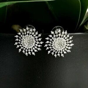 NWT Sunburst earrings in Swarovski Crystal Silver tone